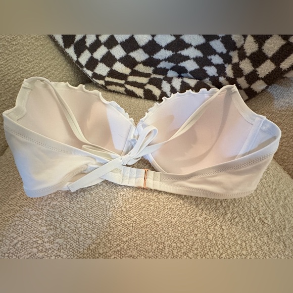 NWOT Target Shade and Shore swim- Cream Scalloped Lace Bra 40D - Picture 5 of 8